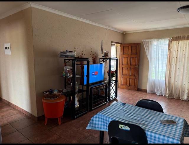 3 BEDROOM TOWNHOUSE FOR SALE IN BIRCHLEIGH NORTH